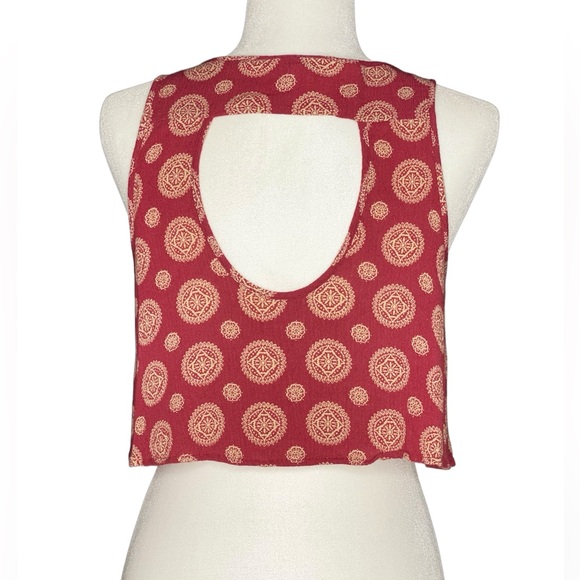 BOHEMIAN PRINT CROPPED TANK TOP W/ CUTOUT BACK · SIZE M - Picture 2 of 2